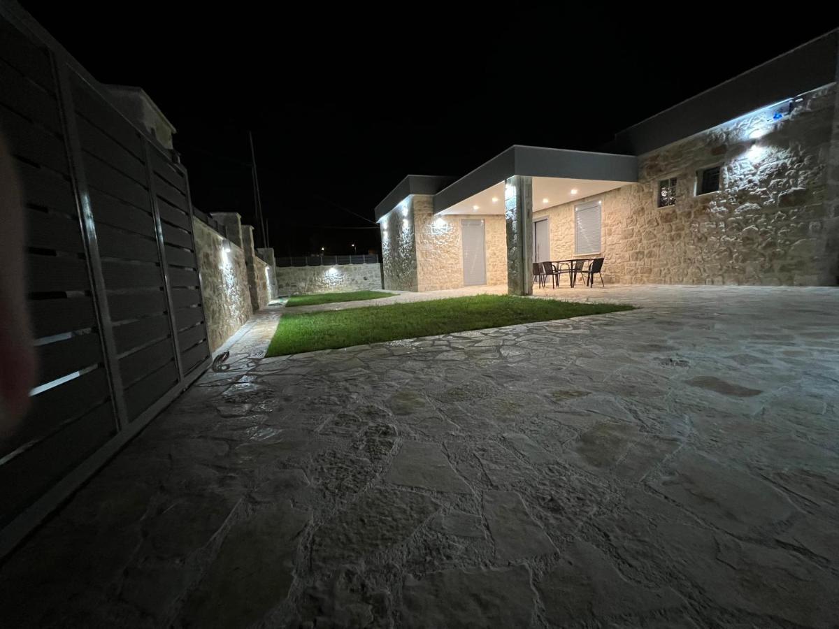 Ag.Stone.Home Isthmia Exterior photo